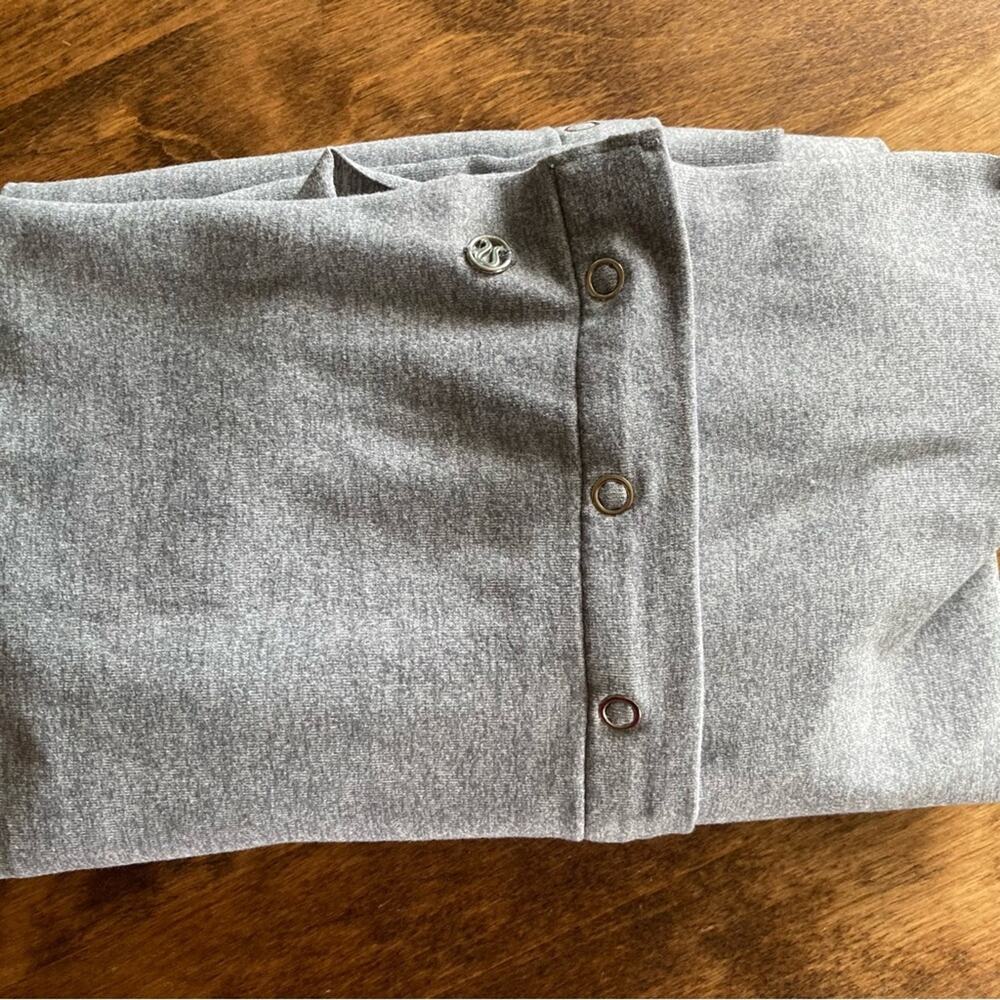 Lululemon Gray Customizable Snap Button Circle Sc… - image 1